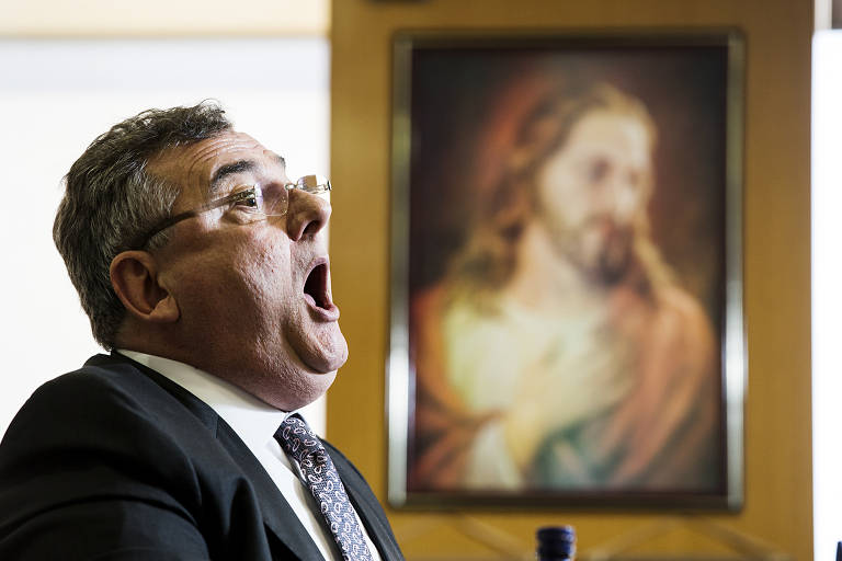 O ex-presidente do Corinthians, Mario Gobbi, durante entrevista em sua sala na sede do clube