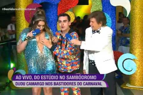 Dudu Camargo passa mão nos seios de Simony