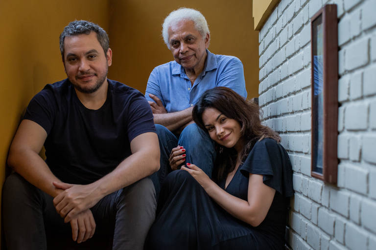 Paulinho da Viola, com seus filhos João Rabello e Beatriz Rabello