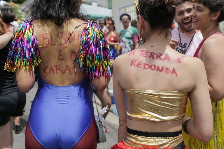 Para sobreviver, bailes de Carnaval se aliam a blocos de rua - 23