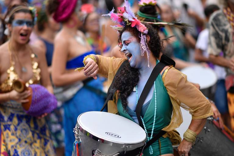 Carnaval em BH: alta em despesas pressiona blocos - 16/02/2023 - Cotidiano  - Folha