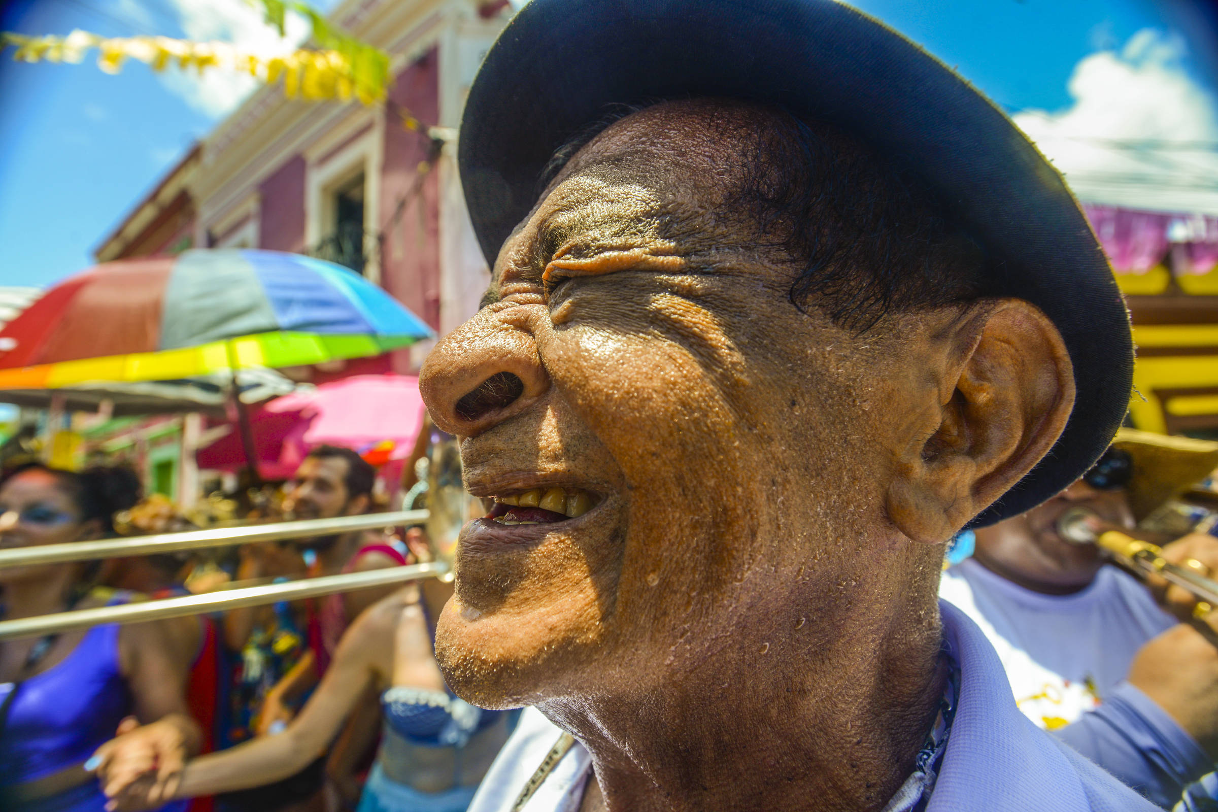 Para sobreviver, bailes de Carnaval se aliam a blocos de rua - 23