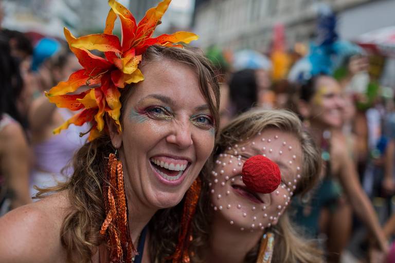  Foliões durante o bloco de carnaval Tupife, pelas ruas do centro do Rio de Janeiro