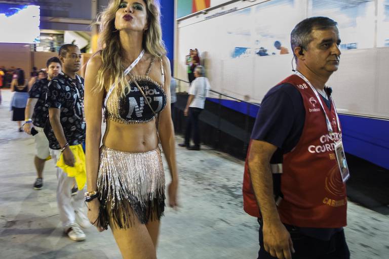 Luciana Gimenez no Carnaval do Rio, na Sapucaí