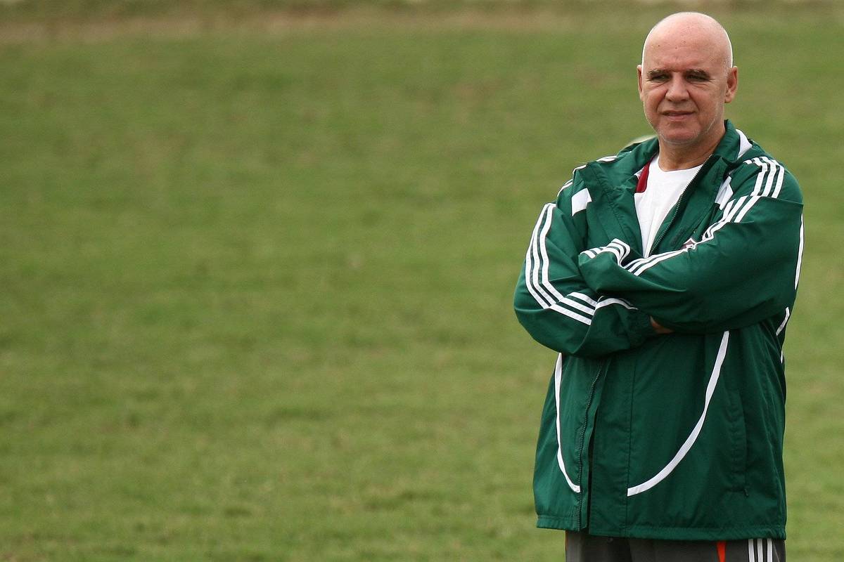 Morre Valdir Espinosa, técnico que dirigiu Athletico, Coritiba e Paraná