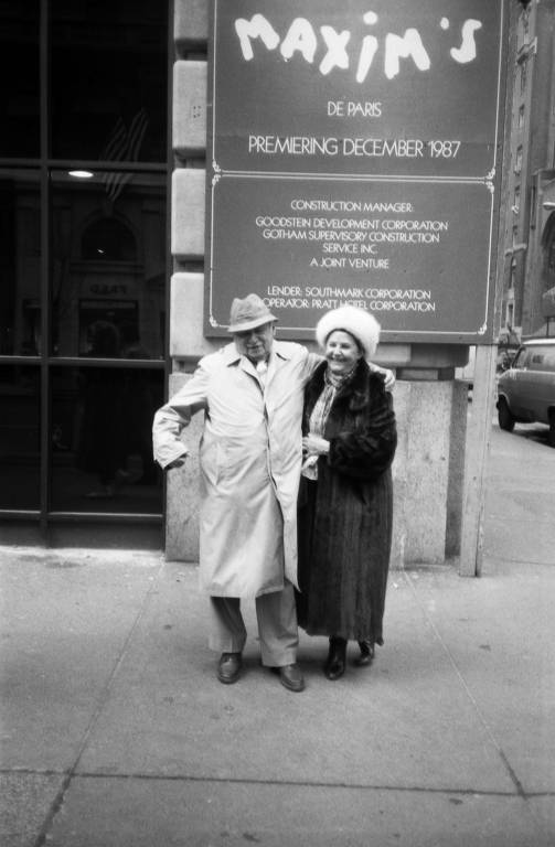 Jorge Amado e Zélia passeiam em Nova York, em 1987