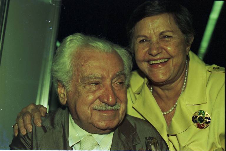 Os escritores Jorge Amado e Zélia Gattai, durante palestra na 8° Bienal do Livro, no Rio de Janeiro (RJ), em 1995