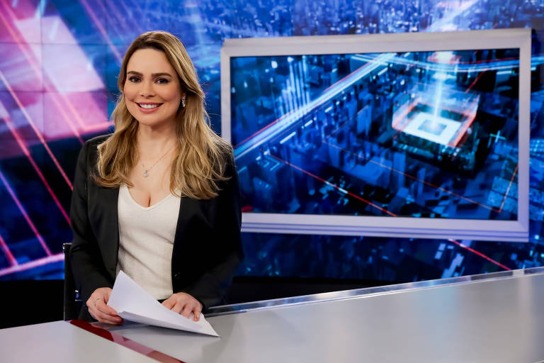 Rachel Sheherazade na bancada do jornal SBT Brasil