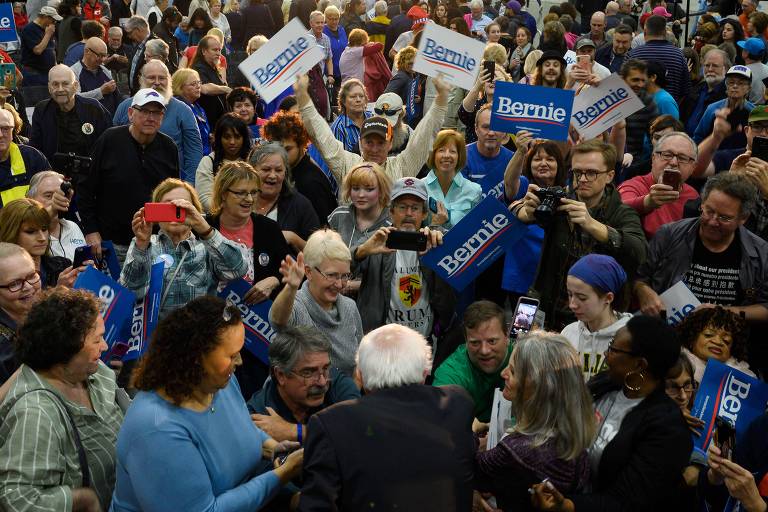 Bernie Sanders em campanha nas primárias democratas