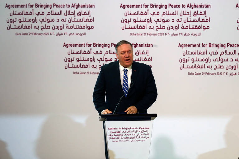 Mike Pompeo, secretário de Estado dos EUA, discursa antes da assinatura do acordo