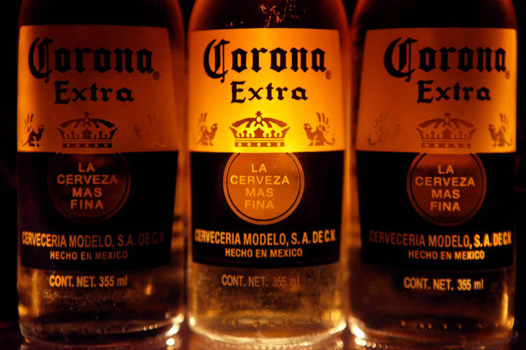 Distribuidora de cerveja Corona é criticada por publicidade associada ao coronavírus