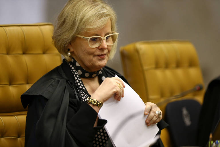 STF dá 48 horas para Bolsonaro se manifestar sobre não ter devolvido verba a estados