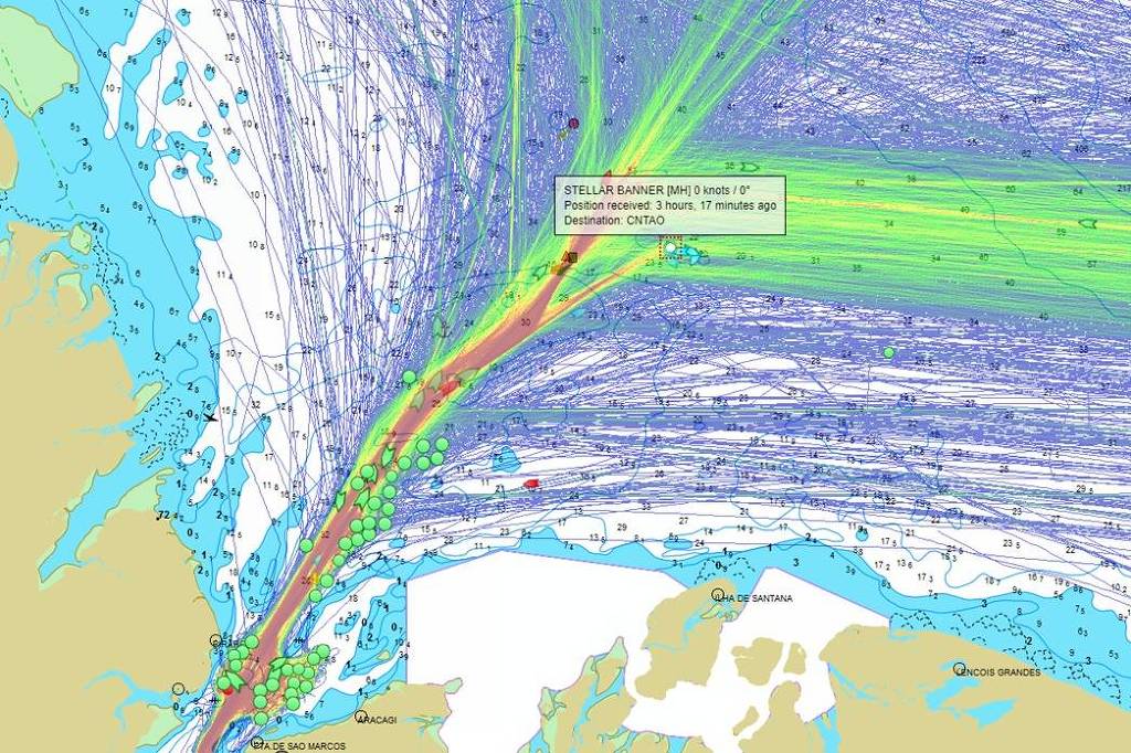 Navio desviou do canal e atingiu área rasa pouco antes de encalhar no Maranhão