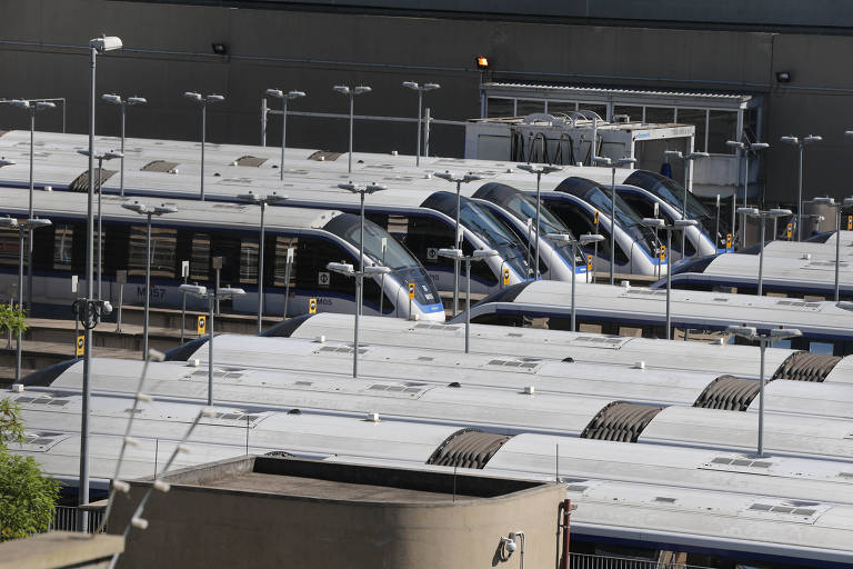 Monotrilho da linha 15-prata do metrô esta está parado desde a semana passada por causa de falhas nos pneus das composições; sem data para reabrir
