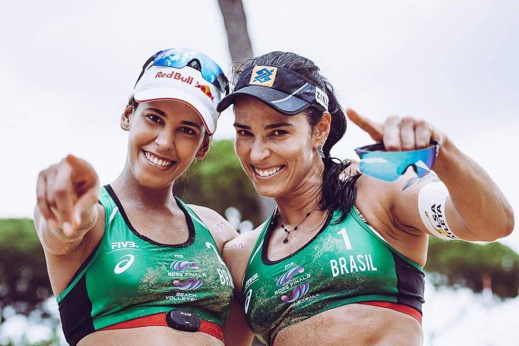 Dupla brasileira de vôlei de praia adia classificação olímpica e