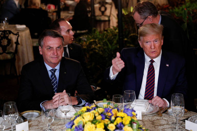 Bolsonaro e Trump jantaram em Mar-a-Lago, resort que também serve como residência de férias de Trump, na Flórida.