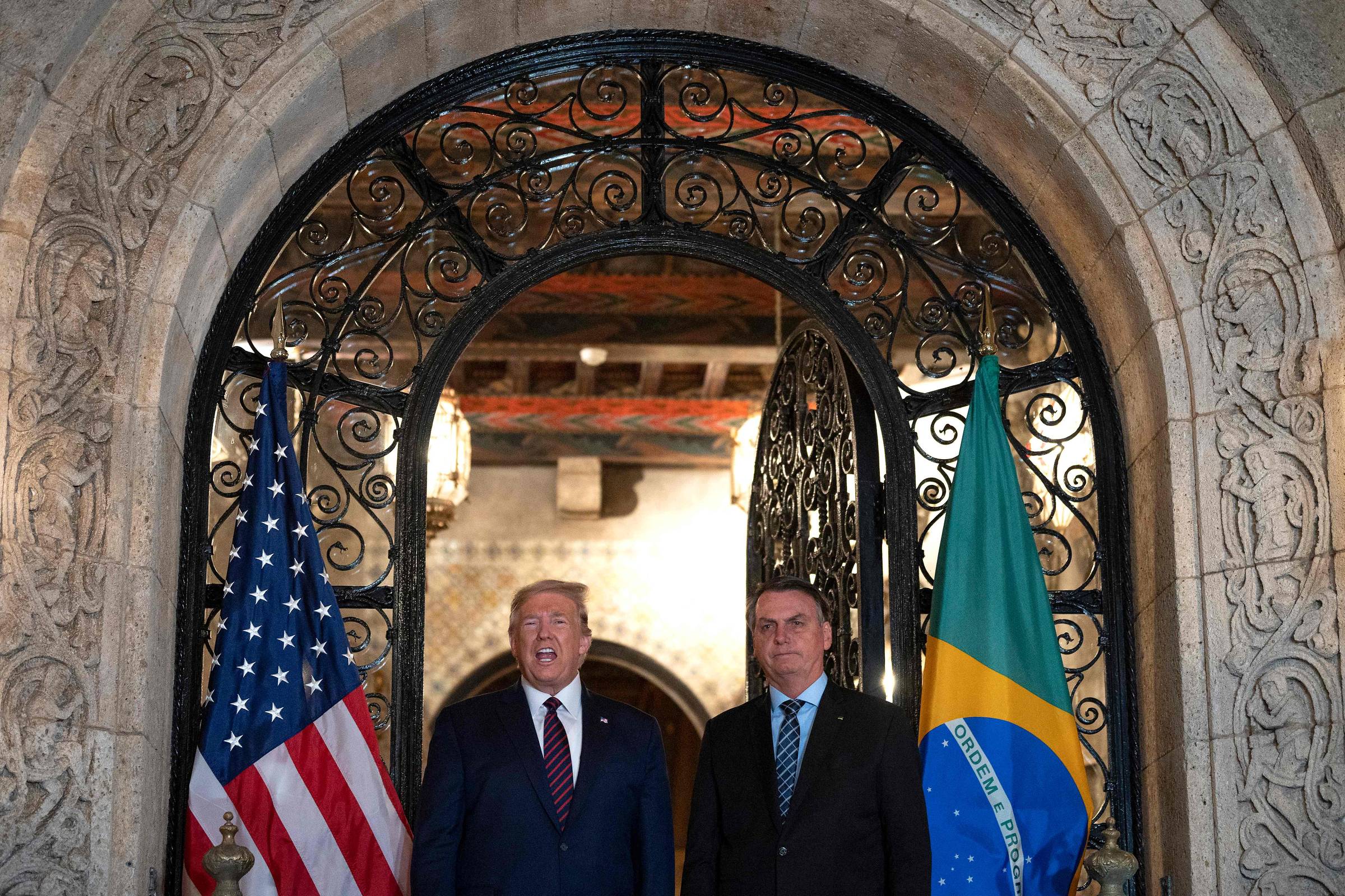 Bolsonaro silencia enquanto líderes mundiais parabenizam Biden