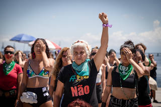 Mulheres fazem ato contra  Bolsonaro e a cultura do estupro (RJ)