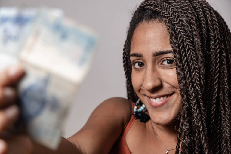 Nathalia Rodrigues de Oliveira, 21, dona do canal Nath Finanças, no YouTube