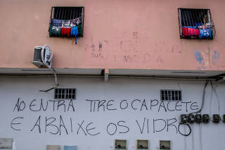 Casa pichada por facções em Conjunto Palmeiras, em Fortaleza