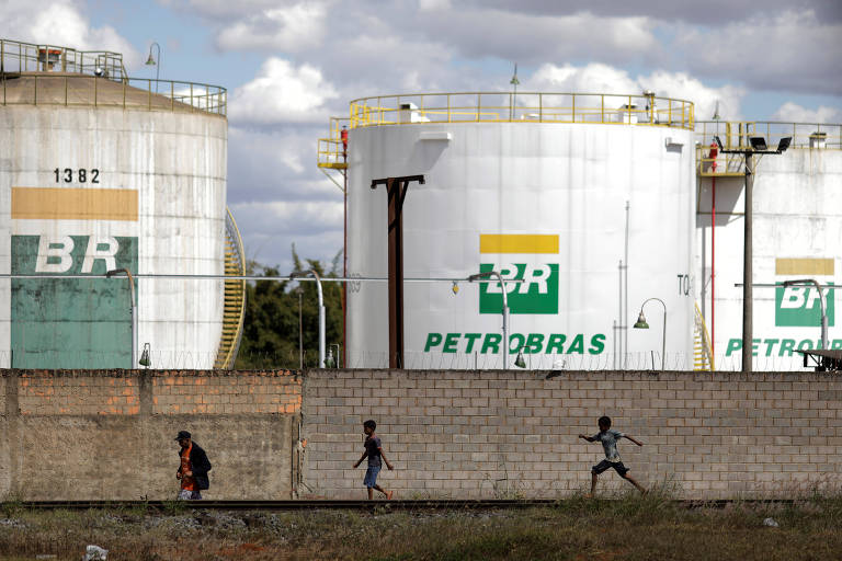 Tanques de armazenamento da Petrobras em Brasília (DF)