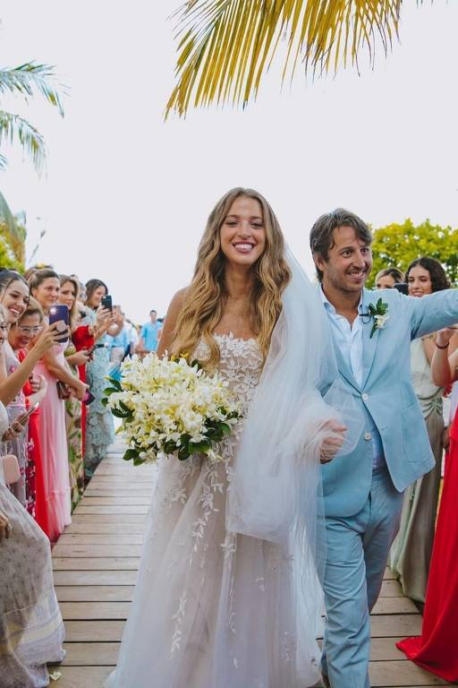 Marcella Minelli e Marcelo Bezerra se casaram em Itacaré em cerimônia luxuosa