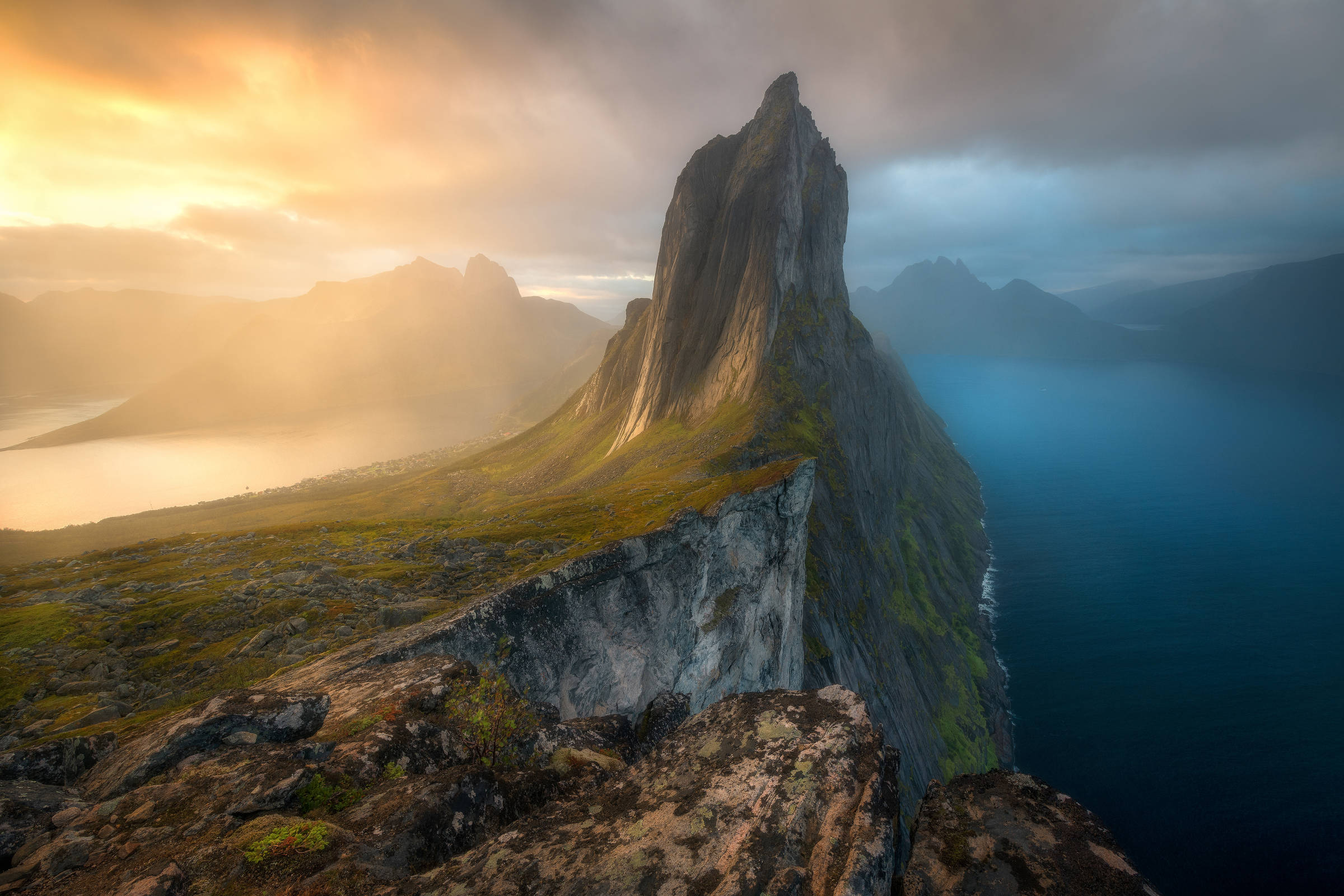 Лучшие ото. Остров Сенья Норвегия. Лучшие фотографии природы. Удивительная природа фото. Лучшие снимки природы.