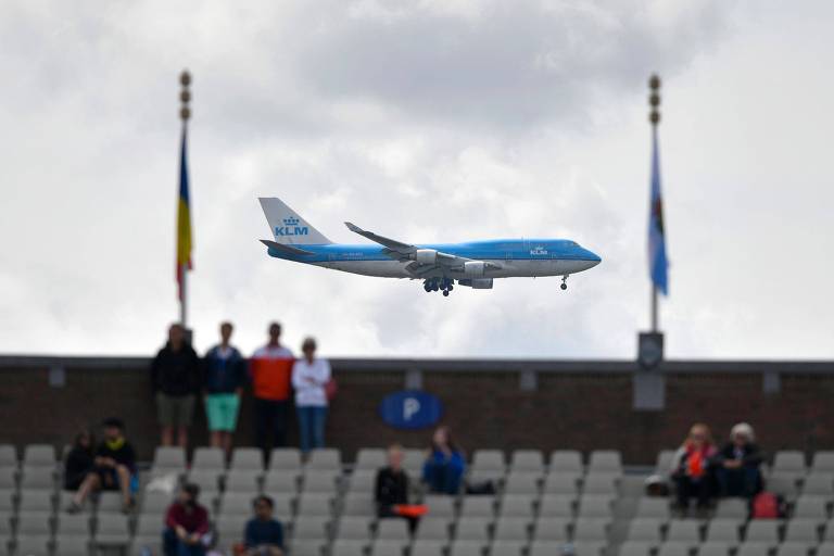 Boeing 747 da KLM aterriza em Amsterdã