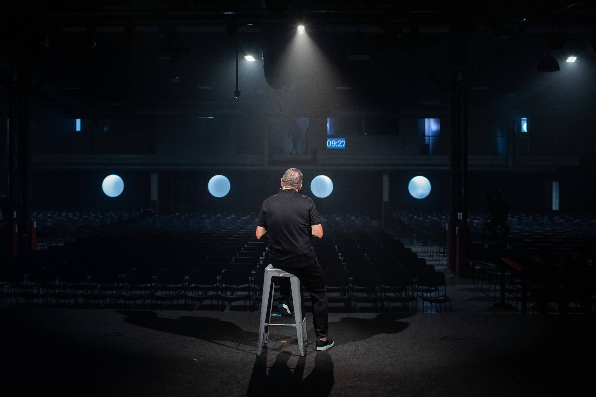 How do you say como se diz em inglês pastor de igreja in English (US)?