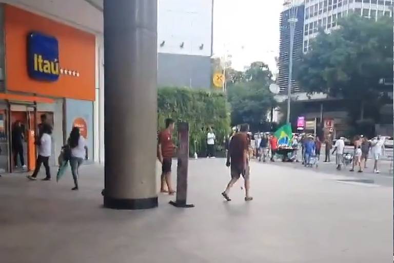 Briga termina com uma pessoa baleada na avenida Paulista