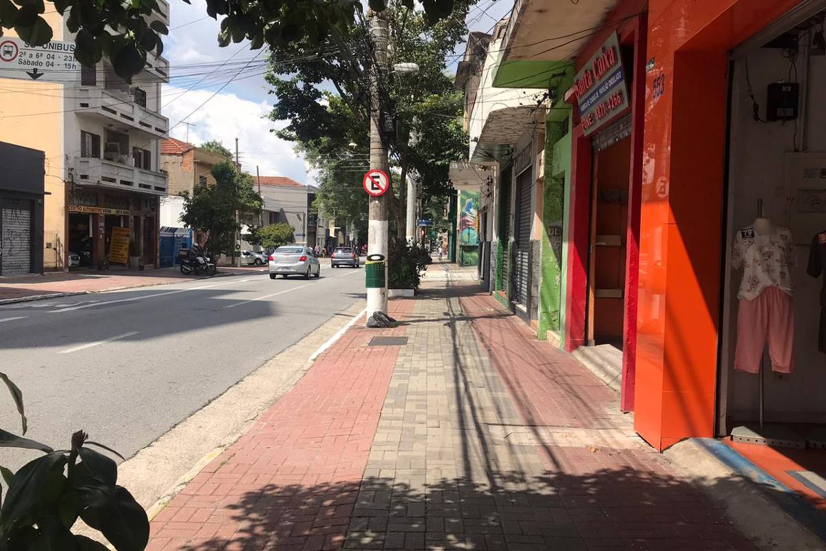 Bairros movimentados de São Paulo têm segunda-feira com cara de ...