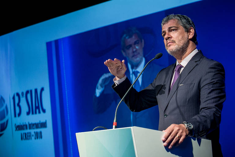 O secretário especial de Comércio Exterior e Assuntos Internacionais do Ministério da Economia, Marcos Troyjo, teve a confirmação de que está com a doença; ele também esteve nos EUA com Bolsonaro