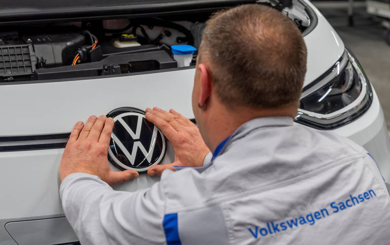 A produção de veículos na Europa está praticamente paralisada; Volks, Fiat, Ferrari, Lamborghini, Seat, Renault e PSA já interromperam a operação devido à pandemia