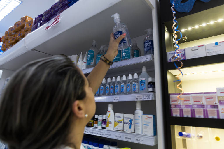 Lei sobre fornecimento de CPF em farmácias gera confusão em São Paulo
