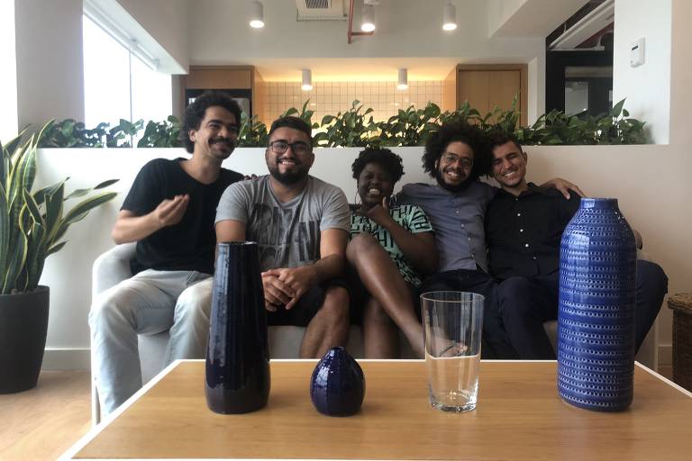 Jefferson Barbosa, Raull Santiago, Nina da Hora, Wesley Teixeira e Salvino Oliveira, integrantes do PerifaConnection