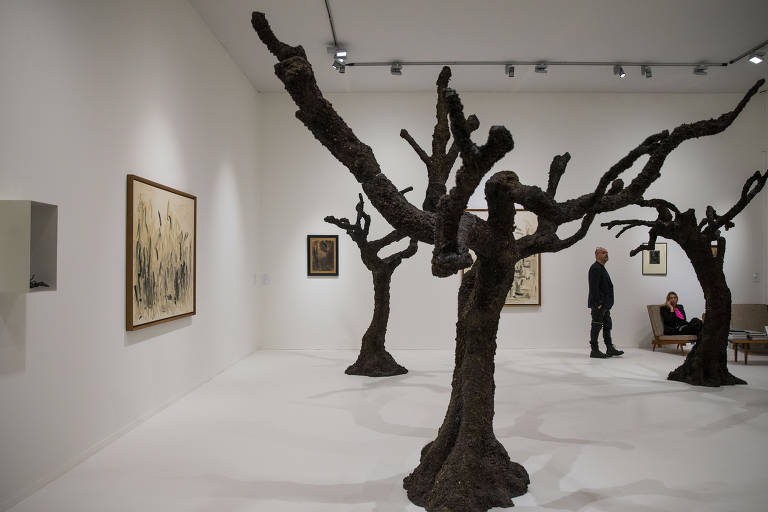 Vista da edição de 2020 da feira Tefaf Maastricht, na Holanda, encurtada por causa da pandemia de coronavírus