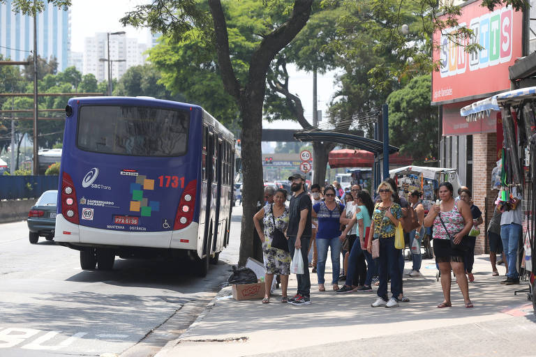 Ao menos 6 cidades da Grande SP reajustam tarifa de ônibus; veja onde subiu