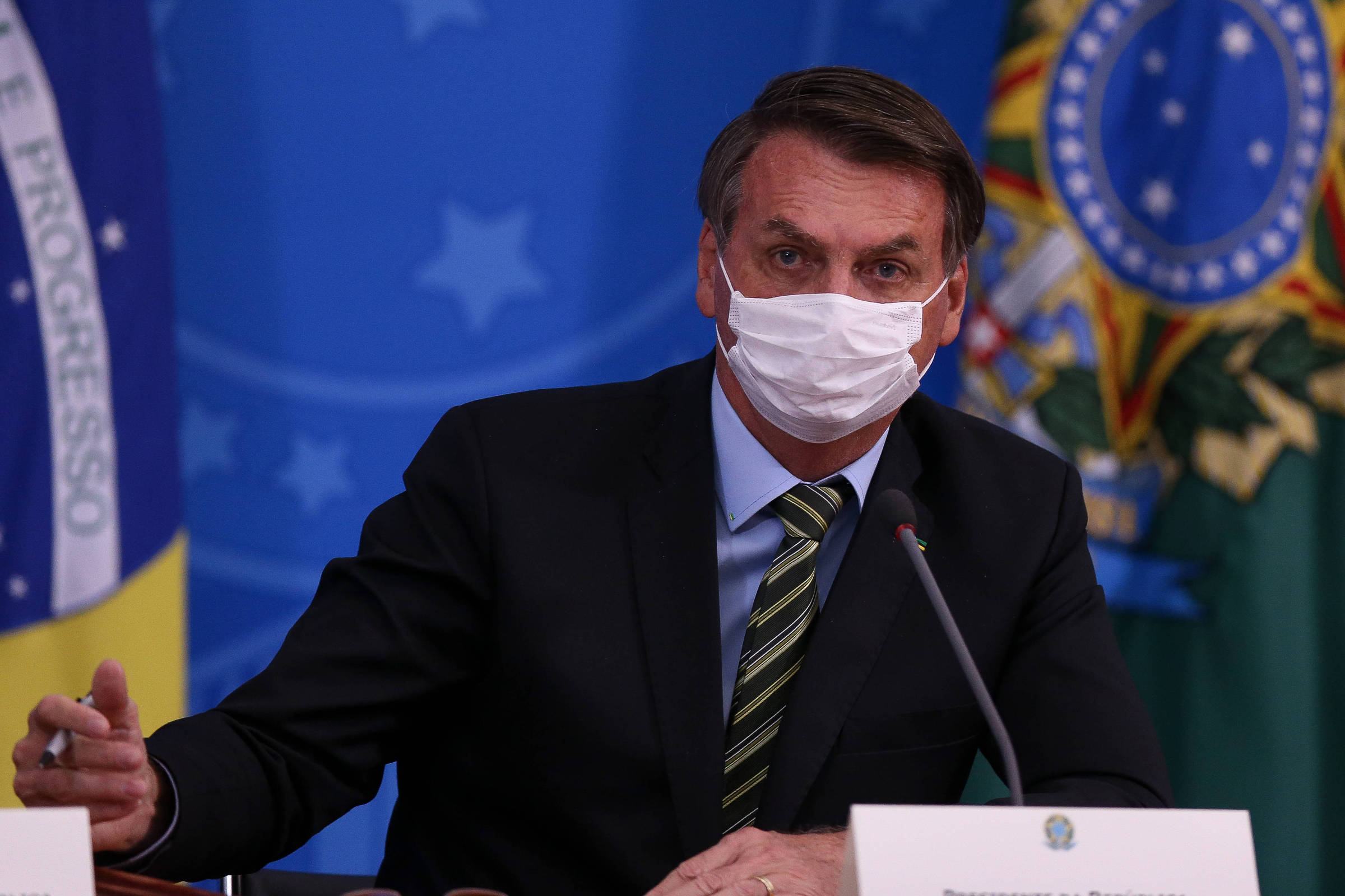 Em pronunciamento, Bolsonaro critica fechamento de escolas, ataca governadores e culpa mídia