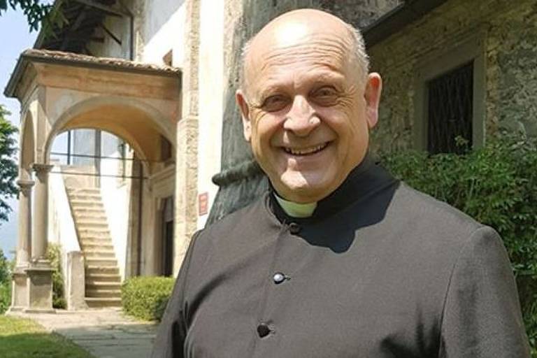 O padre Giuseppe Berardelli, de 72 anos, morreu no hospital de Lovere, em Bergamo