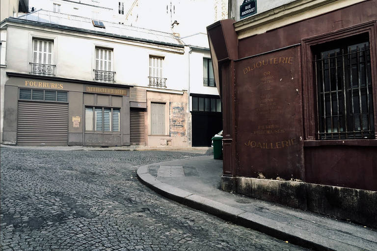 Interdição do coronavírus faz rua de Paris ficar congelada nos anos 1940