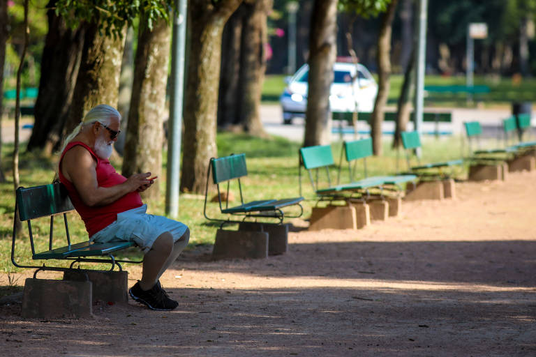 Contra coronavírus, prefeitura de Porto Alegre vai multar idosos em parques e praças