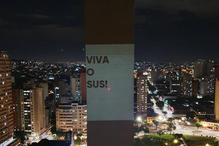 Coletivo Viva JK projeta mensagens em prédios de Niemeyer 