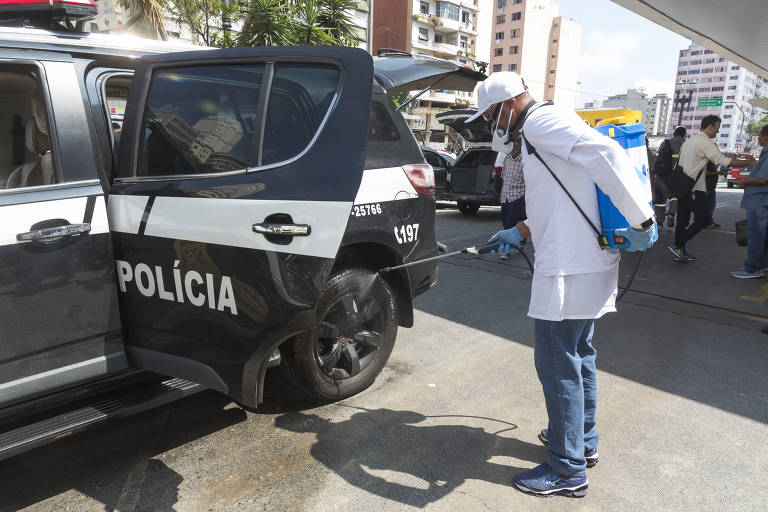 Polícia Civil desinfecta viaturas que rodam no centro da capital 
