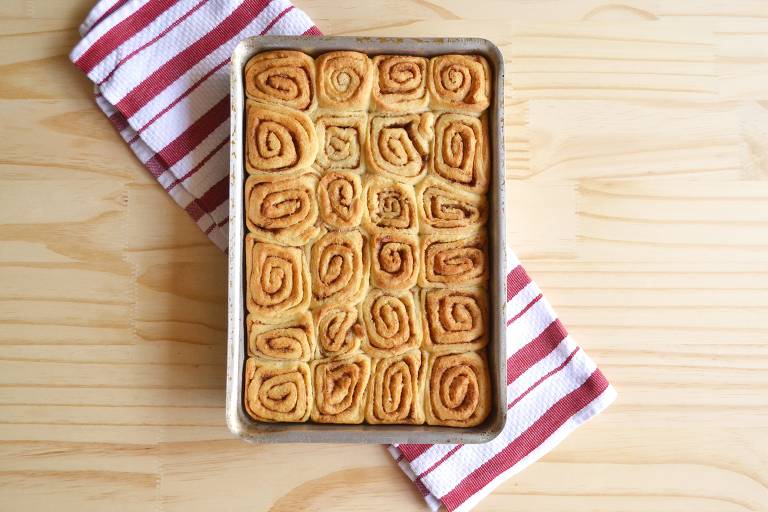 Cinnamon roll é um pãozinho doce de canela que foi criado na