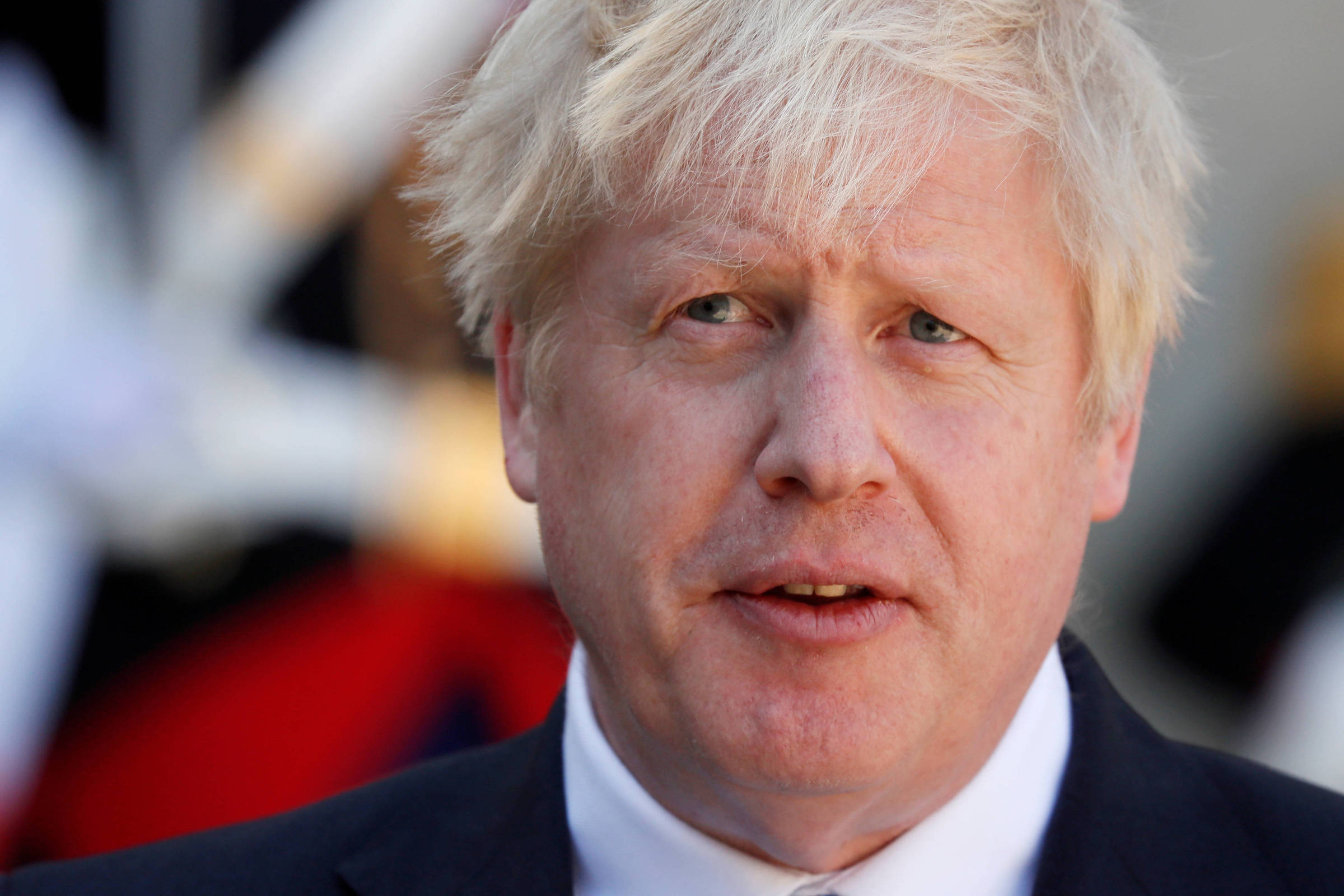 Sintomas de coronavírus pioram e Boris Johnson vai para UTI