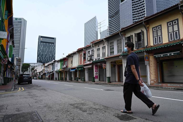 Singapura perde controle da pandemia e anuncia bloqueio total de um mês
