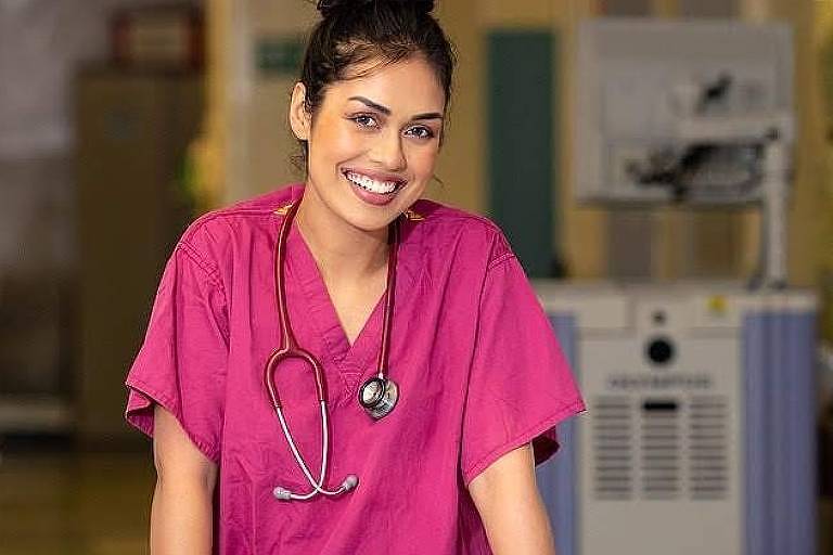 Bhasha Mukherjee, miss Inglaterra, retorna ao trabalho de médica durante quarentena do novo coronavírus