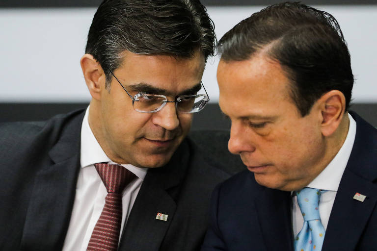 O vice-governador, Rodrigo Garcia, com João Doria em entrevista sobre a crise no domingo