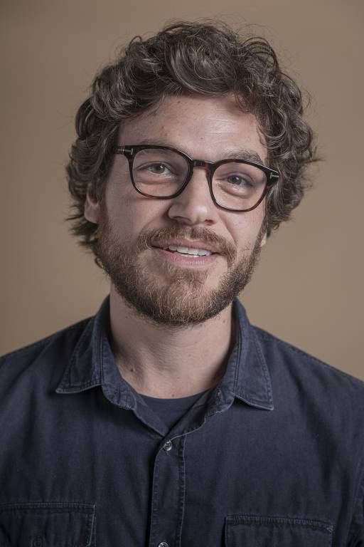 Paulo (Emilio Dantas)