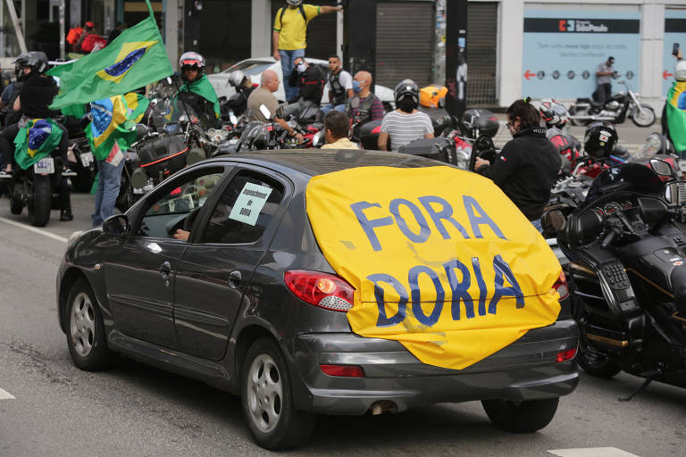 Manifestantes em carreata contra o governador de São Paulo João Doria e a favor do presidente Jair Bolsonaro